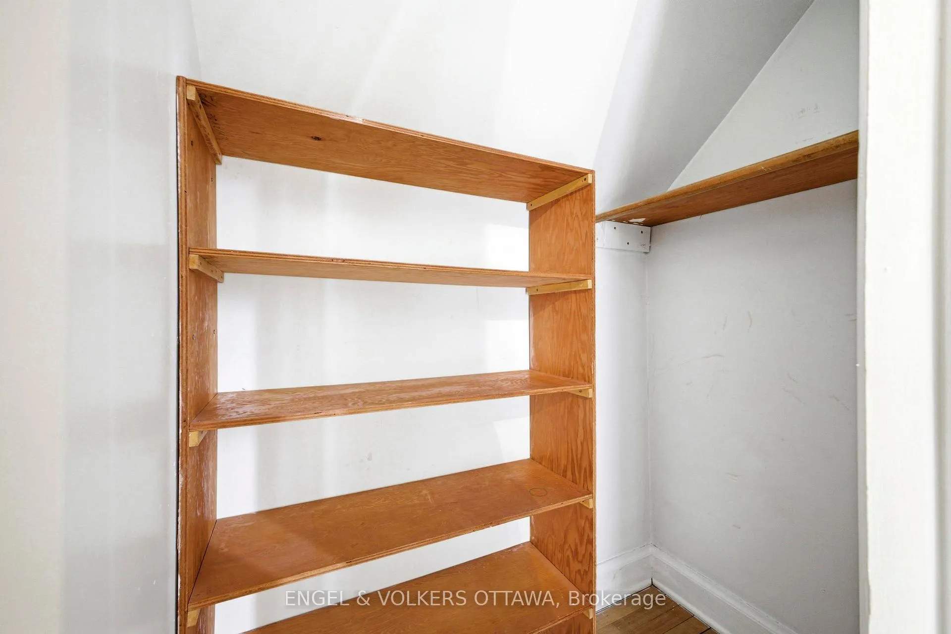 Photo 15 of 1223 Erie Avenue, Ottawa, Ridgemont — HOMEH