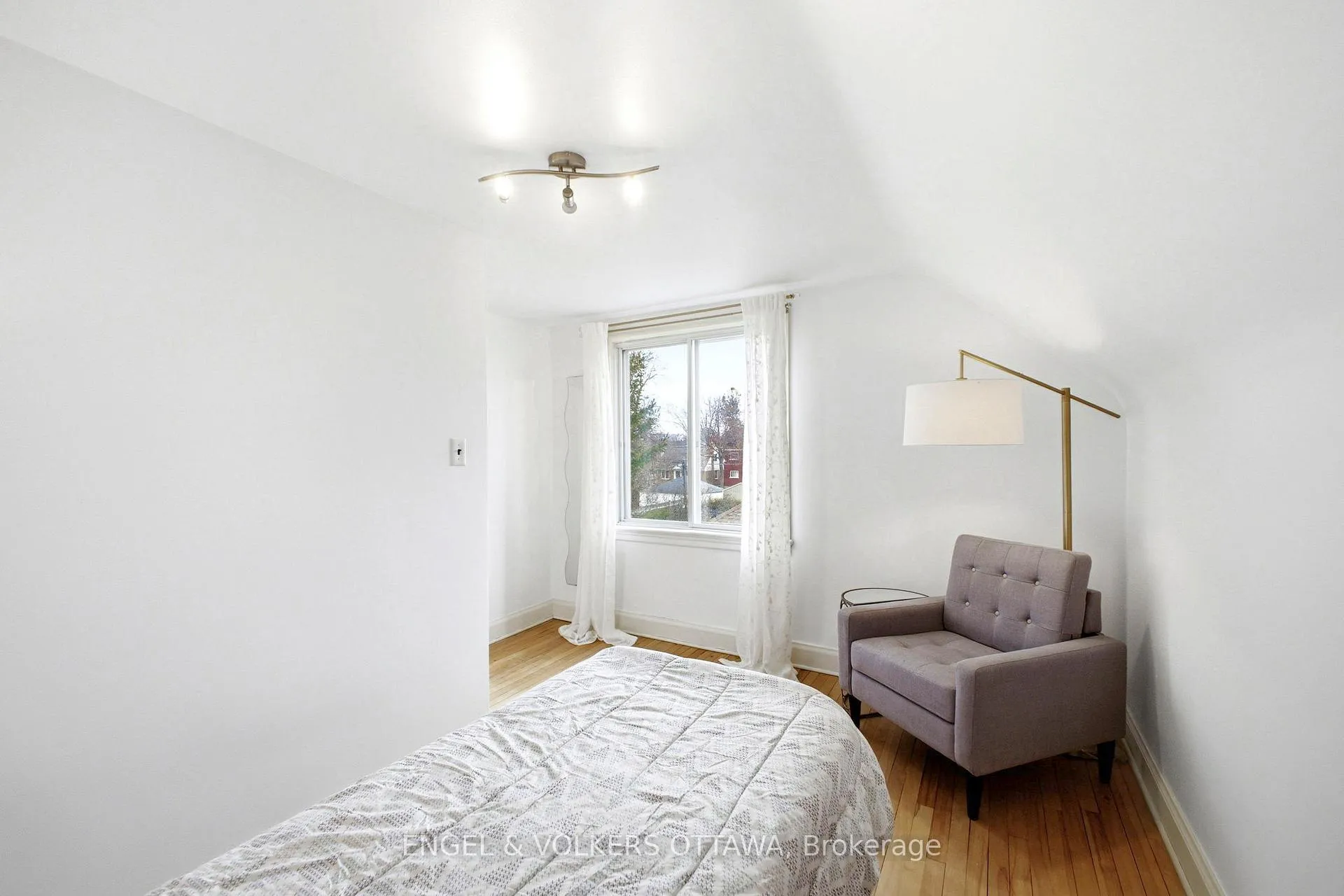 Photo 17 of 1223 Erie Avenue, Ottawa, Ridgemont — HOMEH