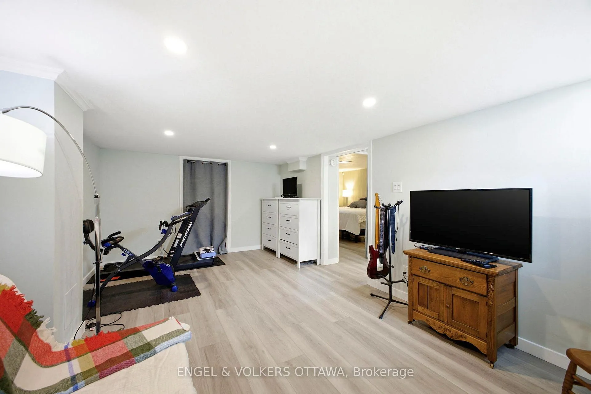Photo 18 of 1223 Erie Avenue, Ottawa, Ridgemont — HOMEH