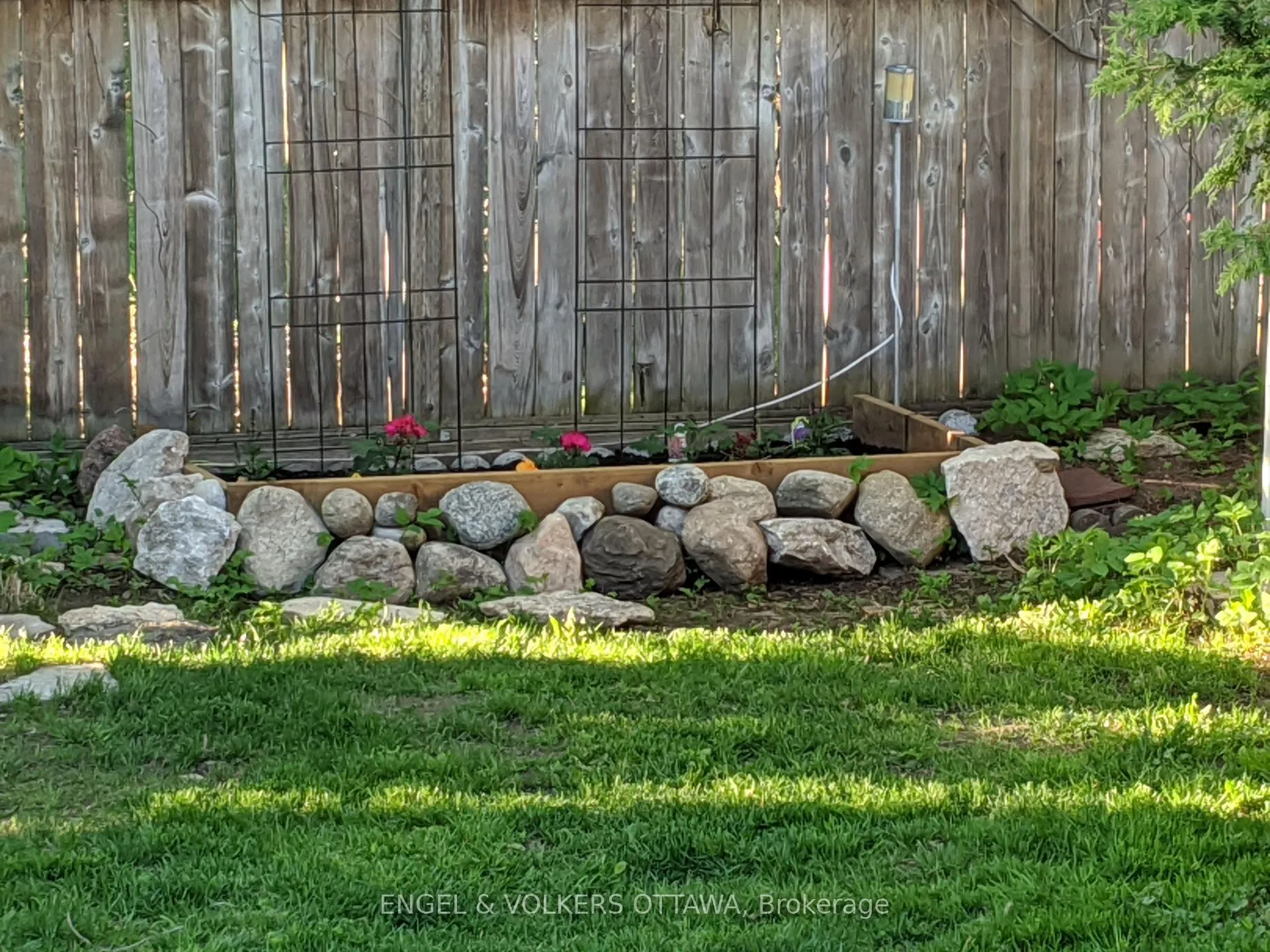 Photo 27 of 1223 Erie Avenue, Ottawa, Ridgemont — HOMEH