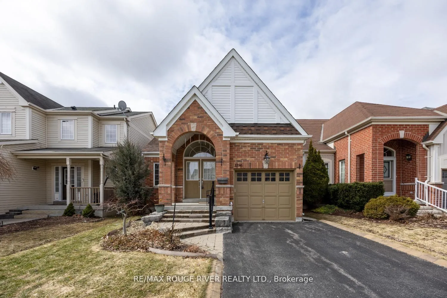 Photo 1 of 1196 Stire Street, Oshawa, Pinecrest — HOMEH