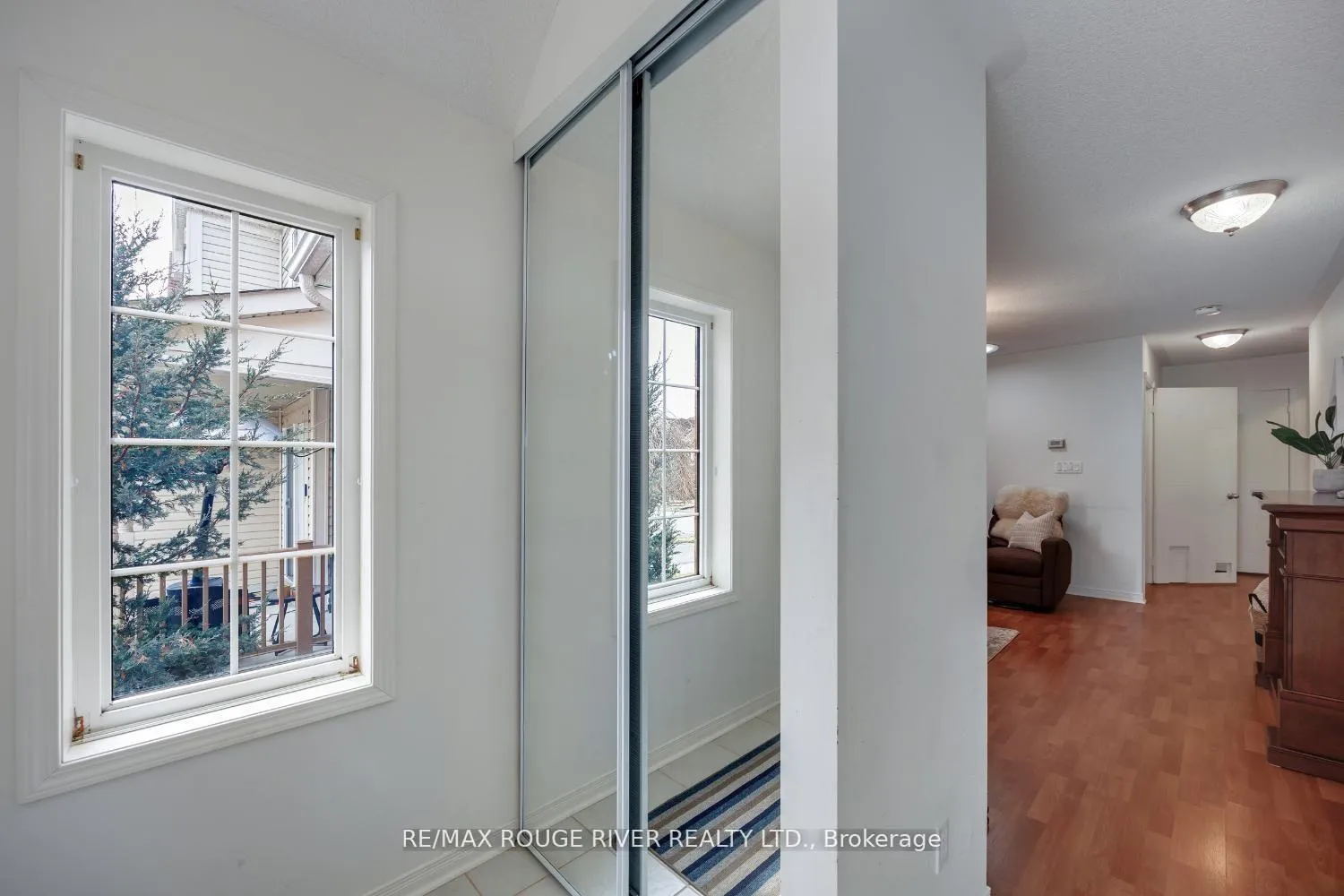 Photo 5 of 1196 Stire Street, Oshawa, Pinecrest — HOMEH