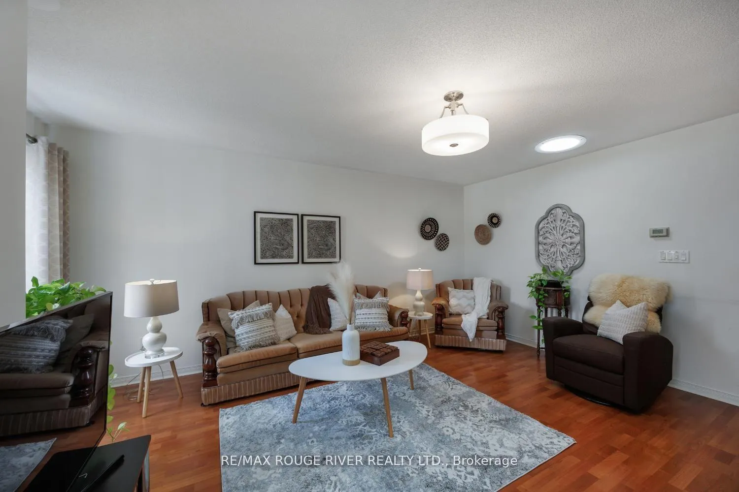 Photo 6 of 1196 Stire Street, Oshawa, Pinecrest — HOMEH