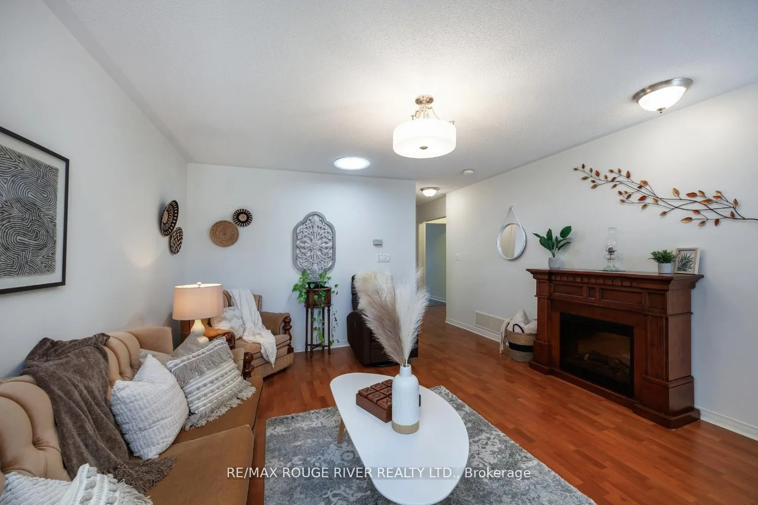 Photo 8 of 1196 Stire Street, Oshawa, Pinecrest — HOMEH