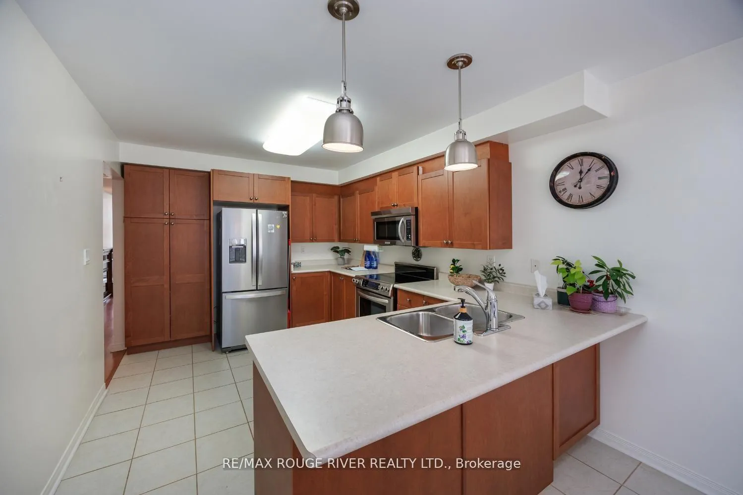Photo 12 of 1196 Stire Street, Oshawa, Pinecrest — HOMEH
