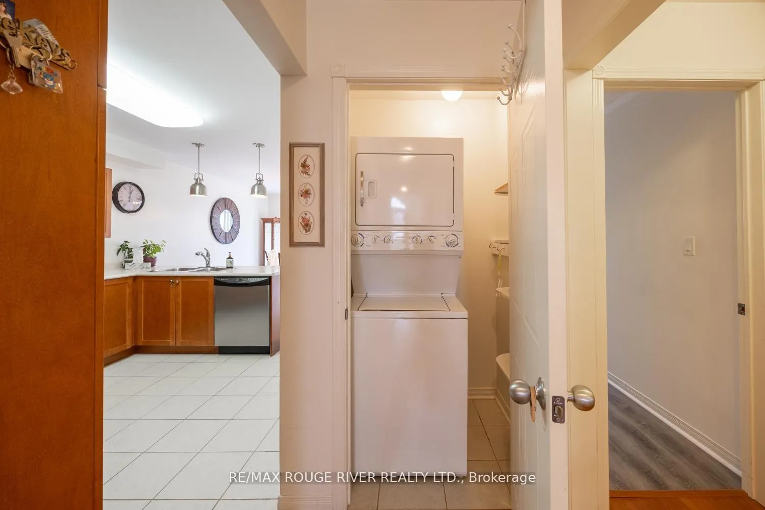 Photo 16 of 1196 Stire Street, Oshawa, Pinecrest — HOMEH
