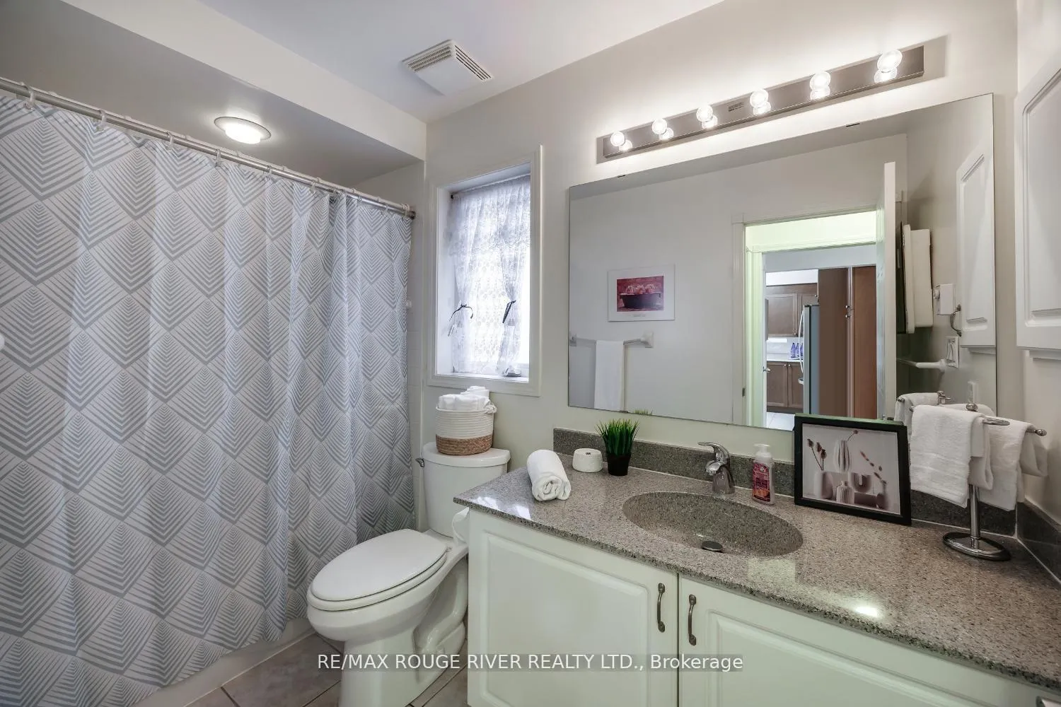 Photo 21 of 1196 Stire Street, Oshawa, Pinecrest — HOMEH