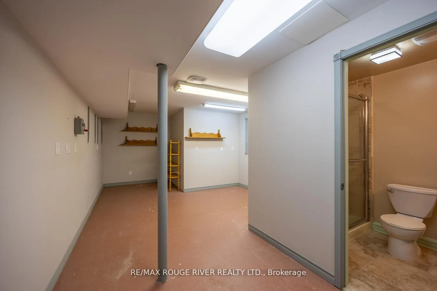 Photo 35 of 1196 Stire Street, Oshawa, Pinecrest — HOMEH