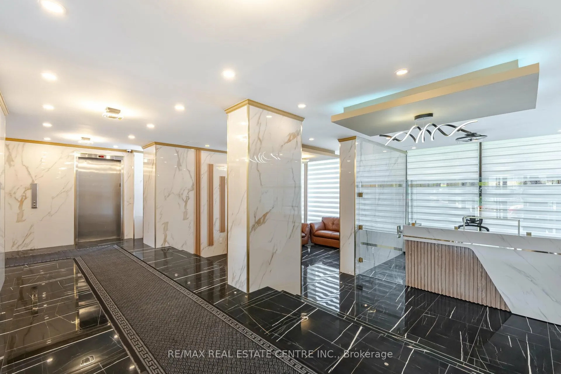 Photo 3 of Unit 607, 10 Sunny Glenway, Toronto, Flemingdon Park — HOMEH
