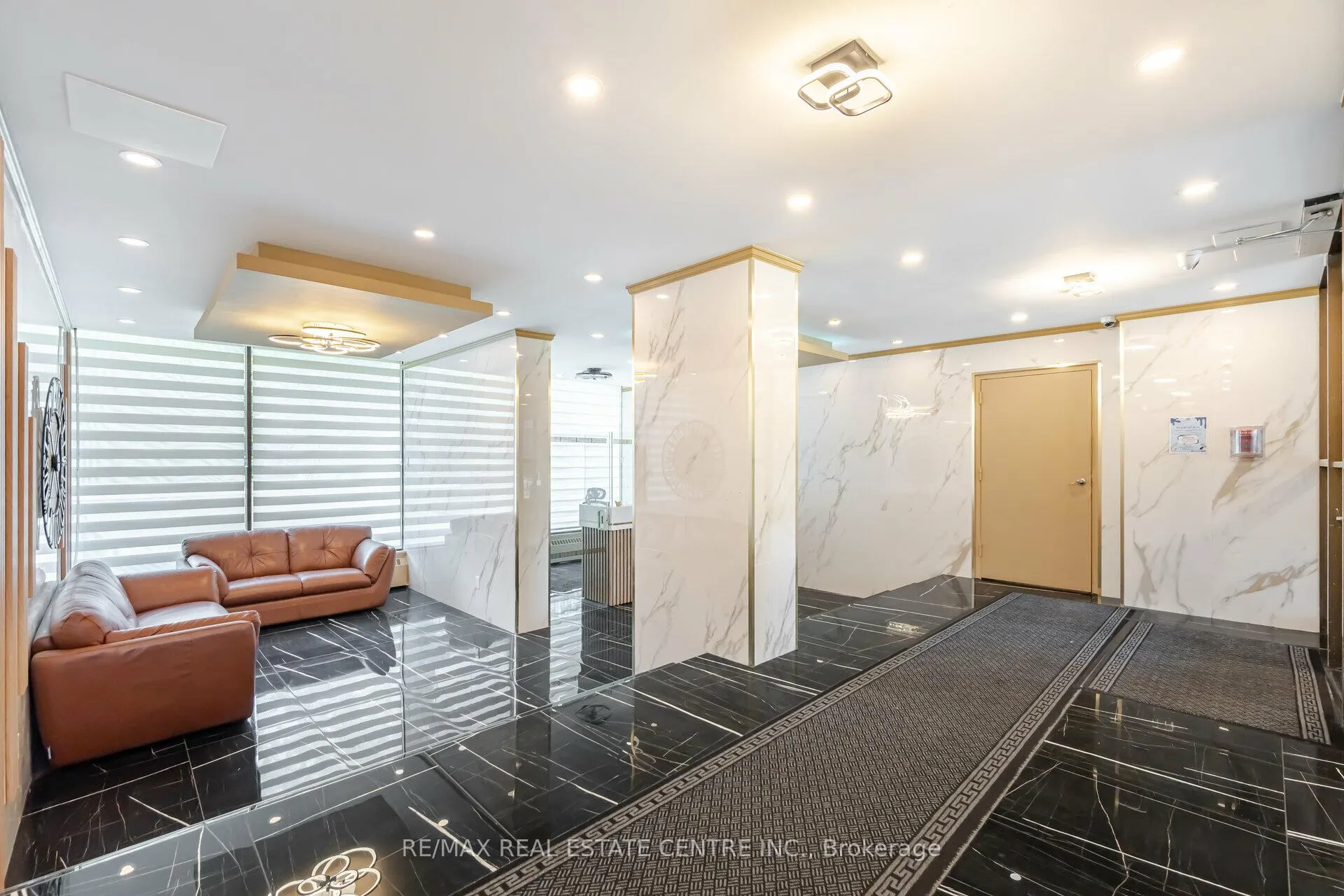 Photo 4 of Unit 607, 10 Sunny Glenway, Toronto, Flemingdon Park — HOMEH