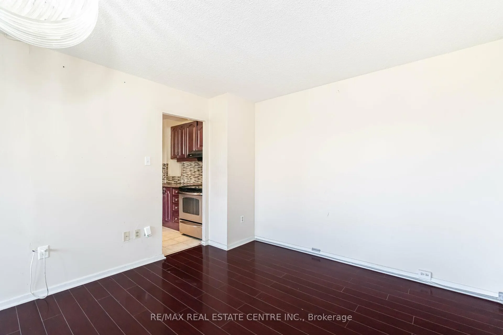 Photo 10 of Unit 607, 10 Sunny Glenway, Toronto, Flemingdon Park — HOMEH