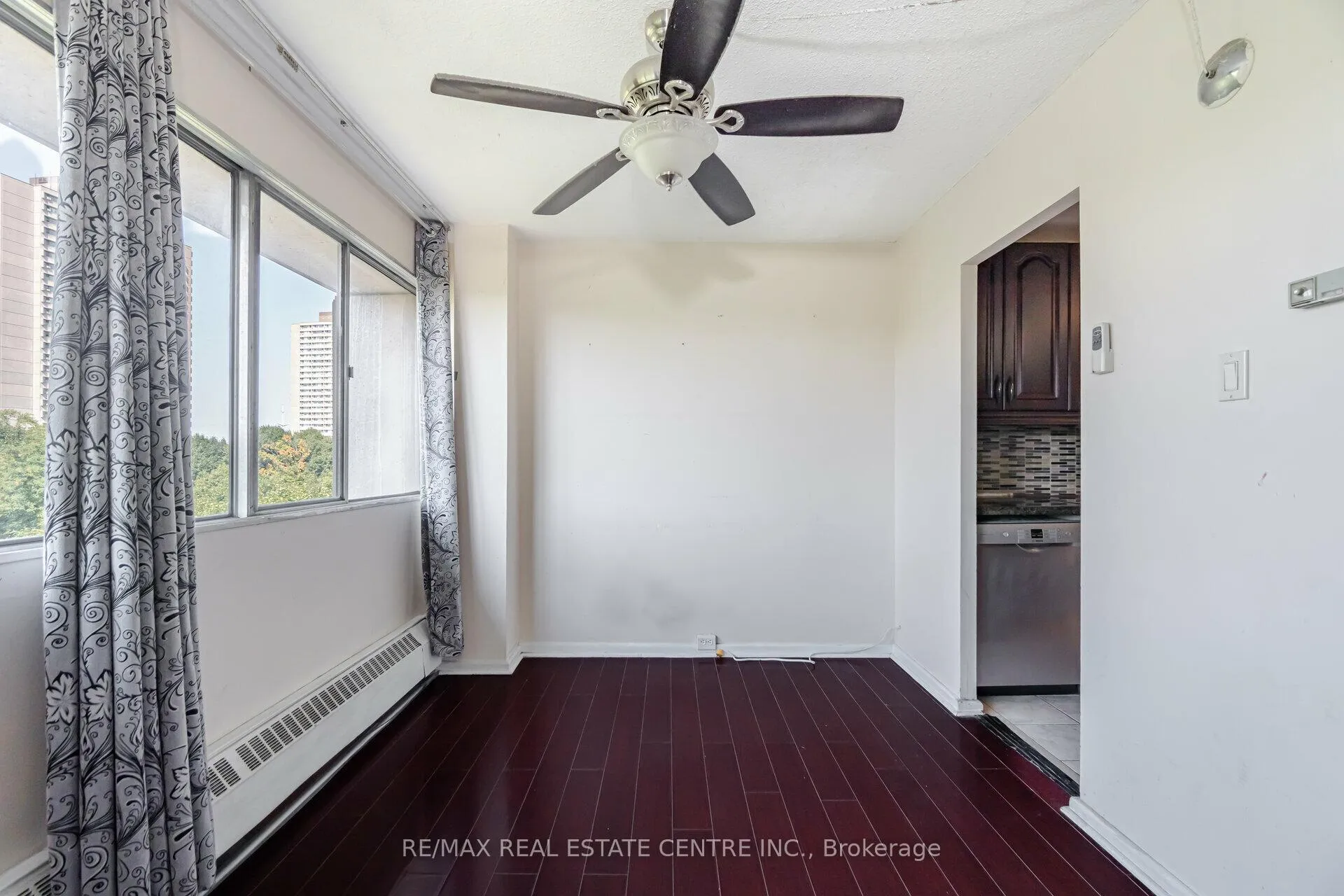 Photo 15 of Unit 607, 10 Sunny Glenway, Toronto, Flemingdon Park — HOMEH
