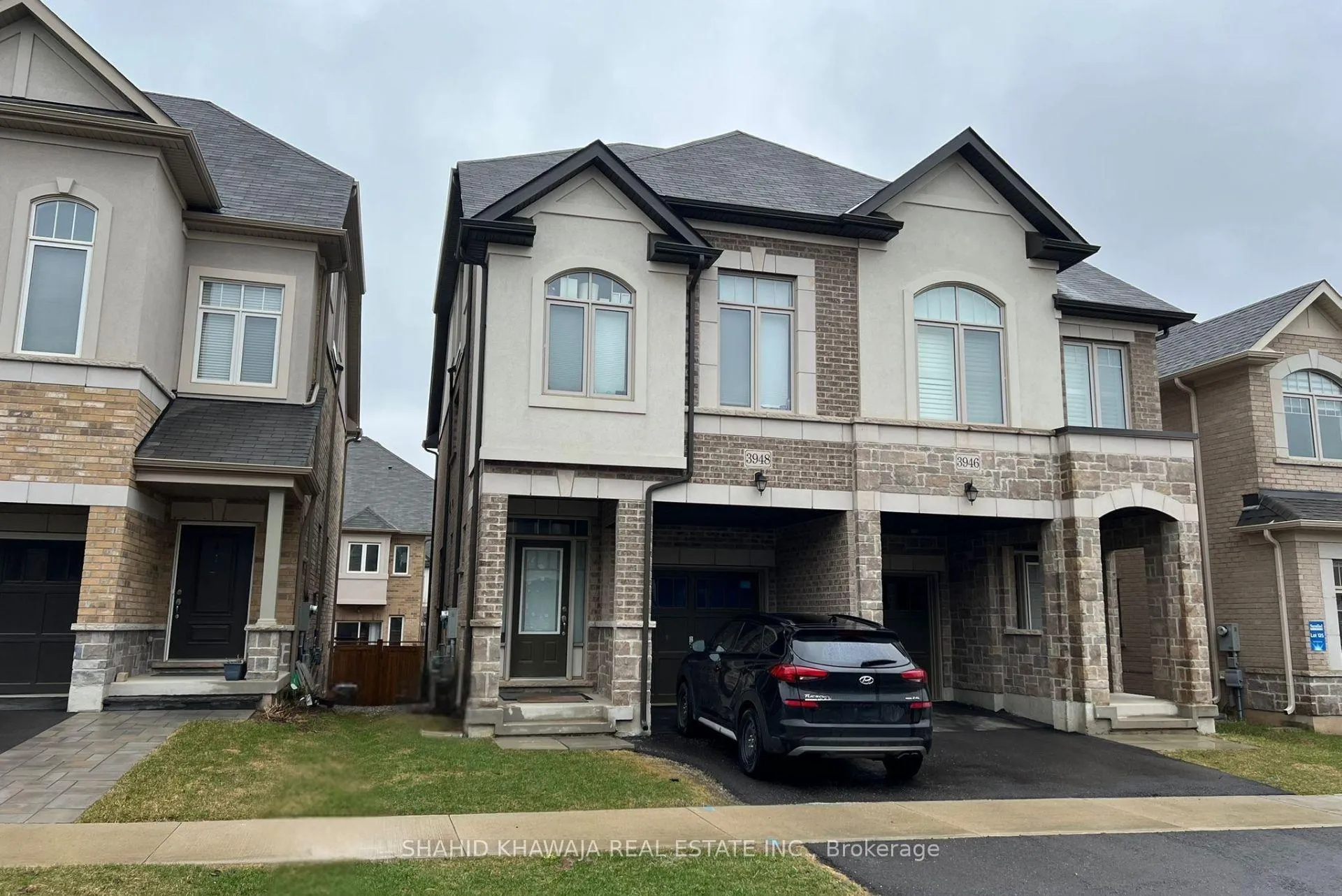 Photo 2 of 3948 Leonardo Street, Burlington, Alton — HOMEH