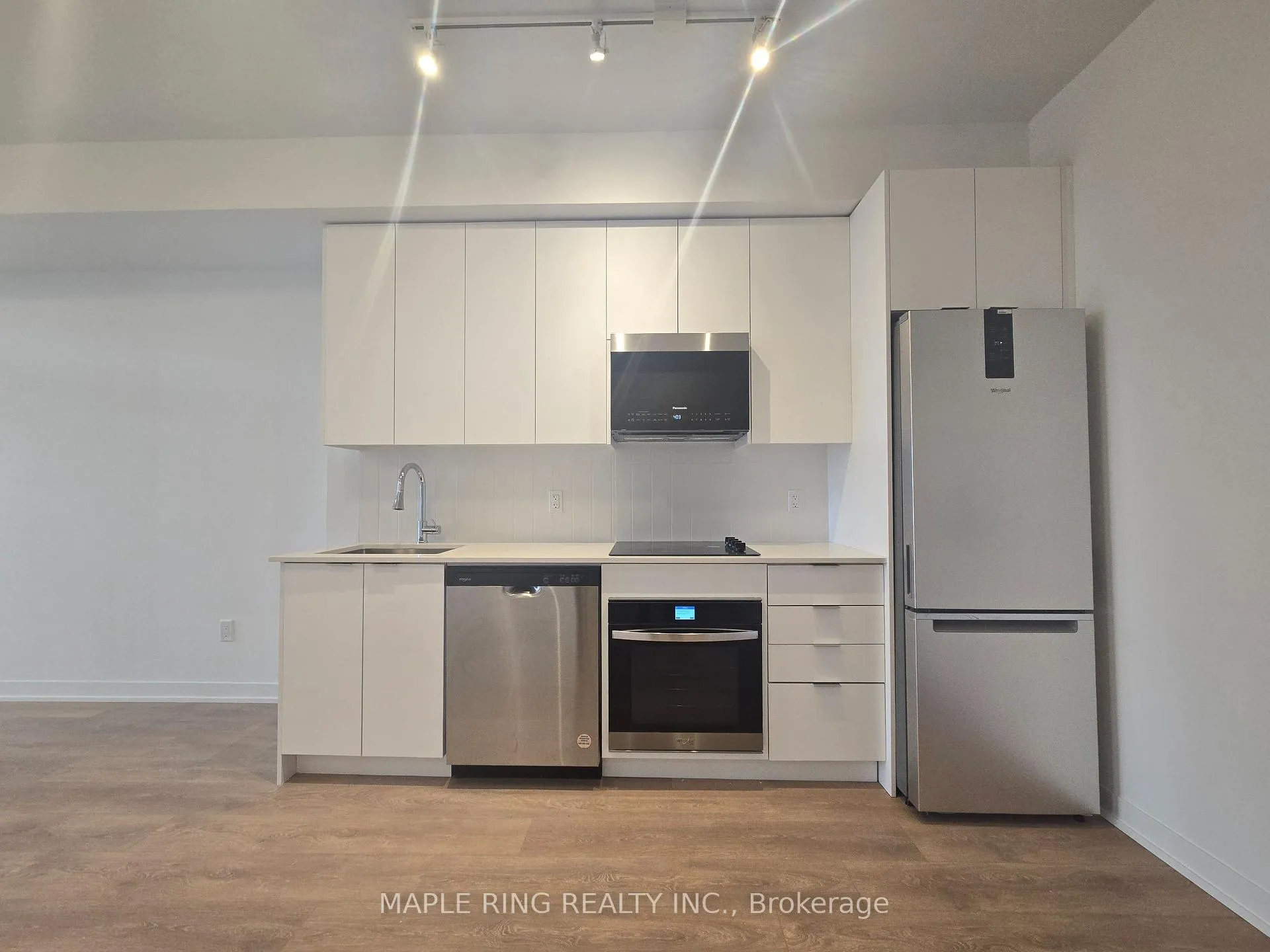 Photo 1 of Unit 2025, 498 Caldari Road, Vaughan, Concord — HOMEH