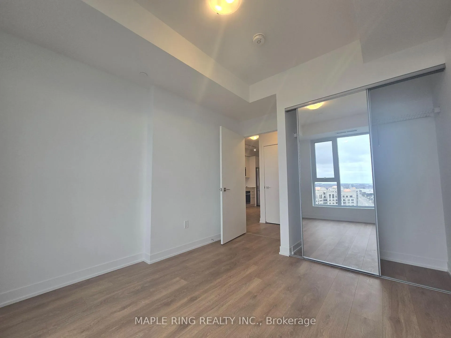Photo 3 of Unit 2025, 498 Caldari Road, Vaughan, Concord — HOMEH