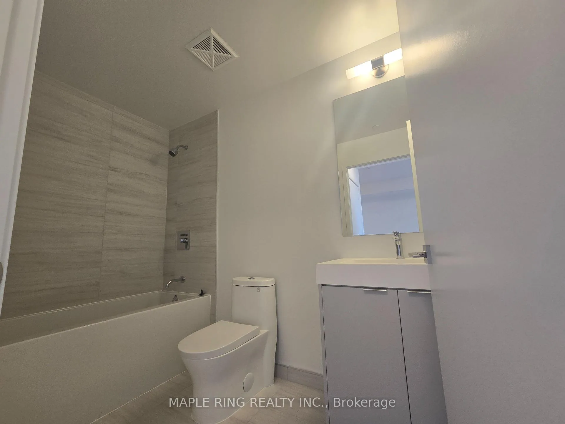Photo 4 of Unit 2025, 498 Caldari Road, Vaughan, Concord — HOMEH