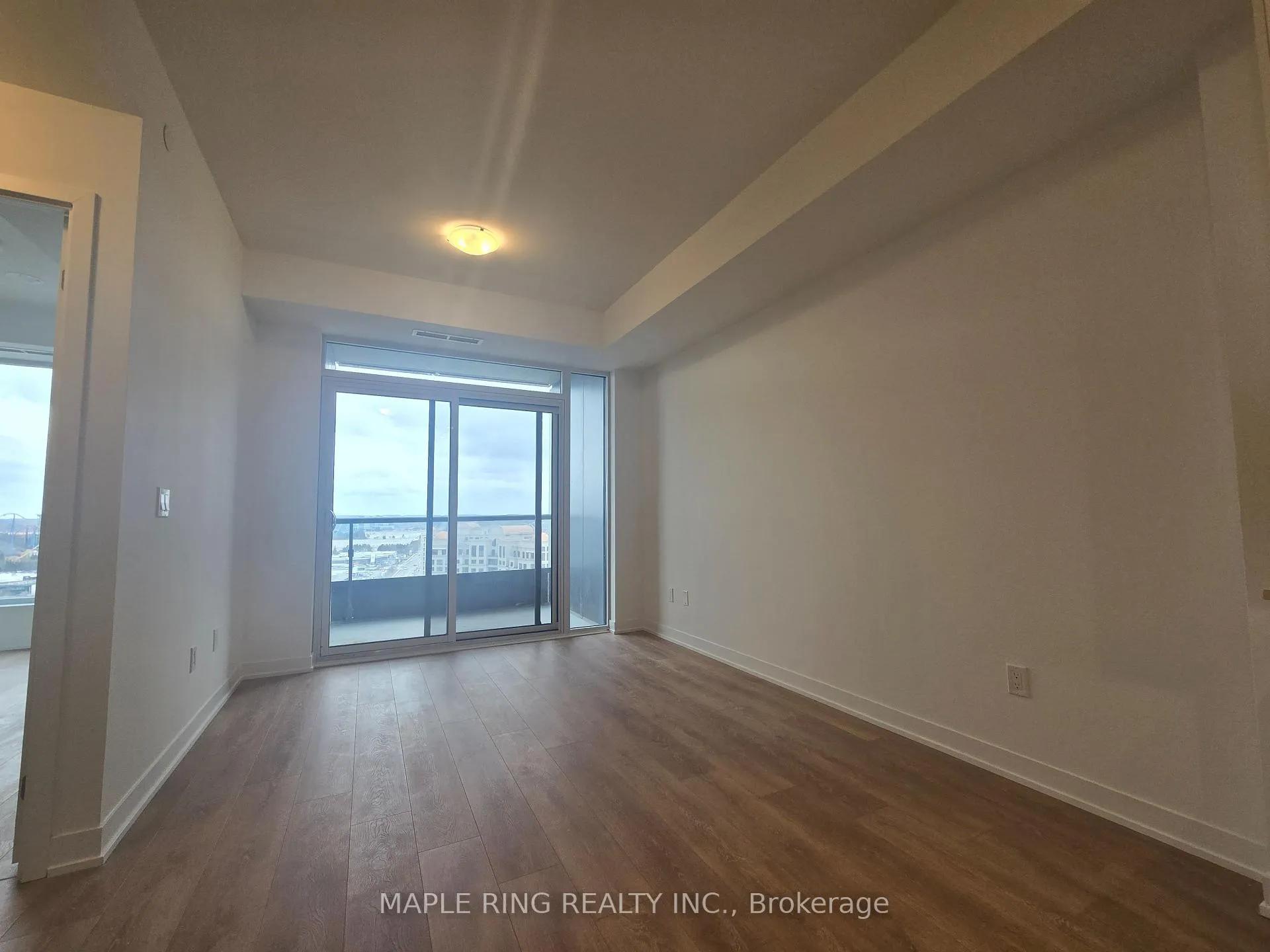Photo 7 of Unit 2025, 498 Caldari Road, Vaughan, Concord — HOMEH