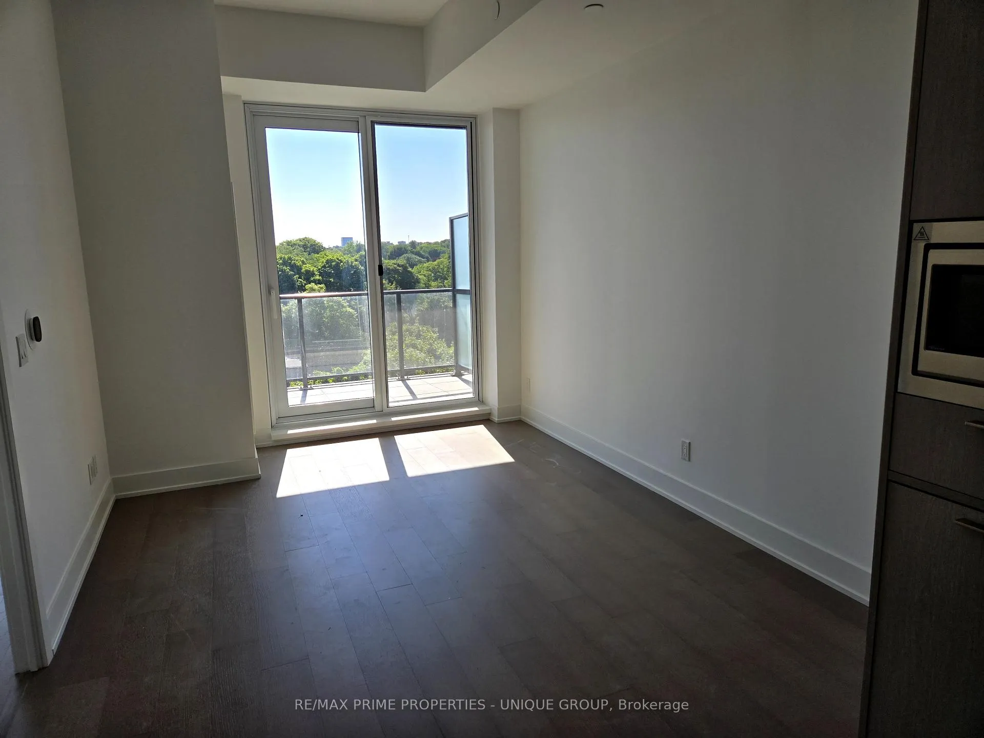 Photo 10 of Unit 806, 8 Manor Road W, Toronto, Yonge-Eglinton — HOMEH
