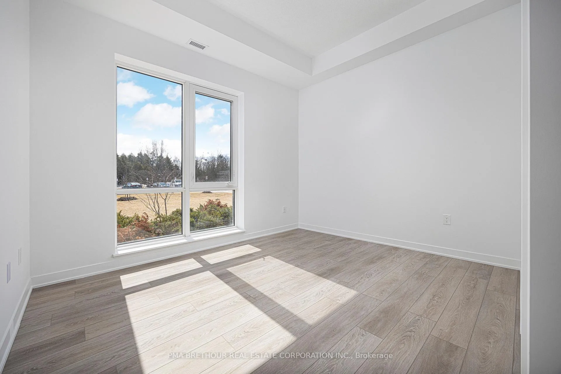 Photo 8 of Unit 105, 385 Arctic Red Drive, Oshawa, Windfields — HOMEH