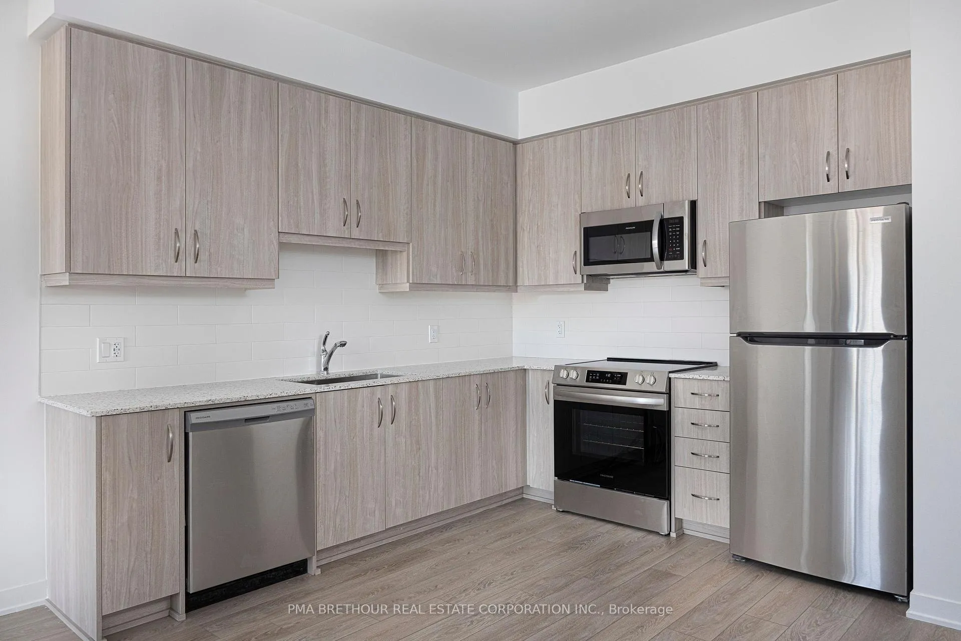 Photo 2 of Unit 314, 385 Arctic Red Drive, Oshawa, Windfields — HOMEH