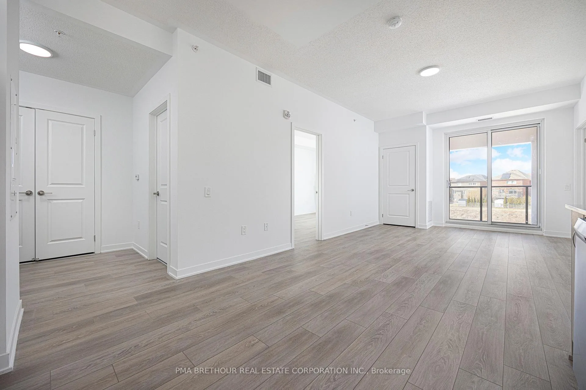Photo 5 of Unit 314, 385 Arctic Red Drive, Oshawa, Windfields — HOMEH