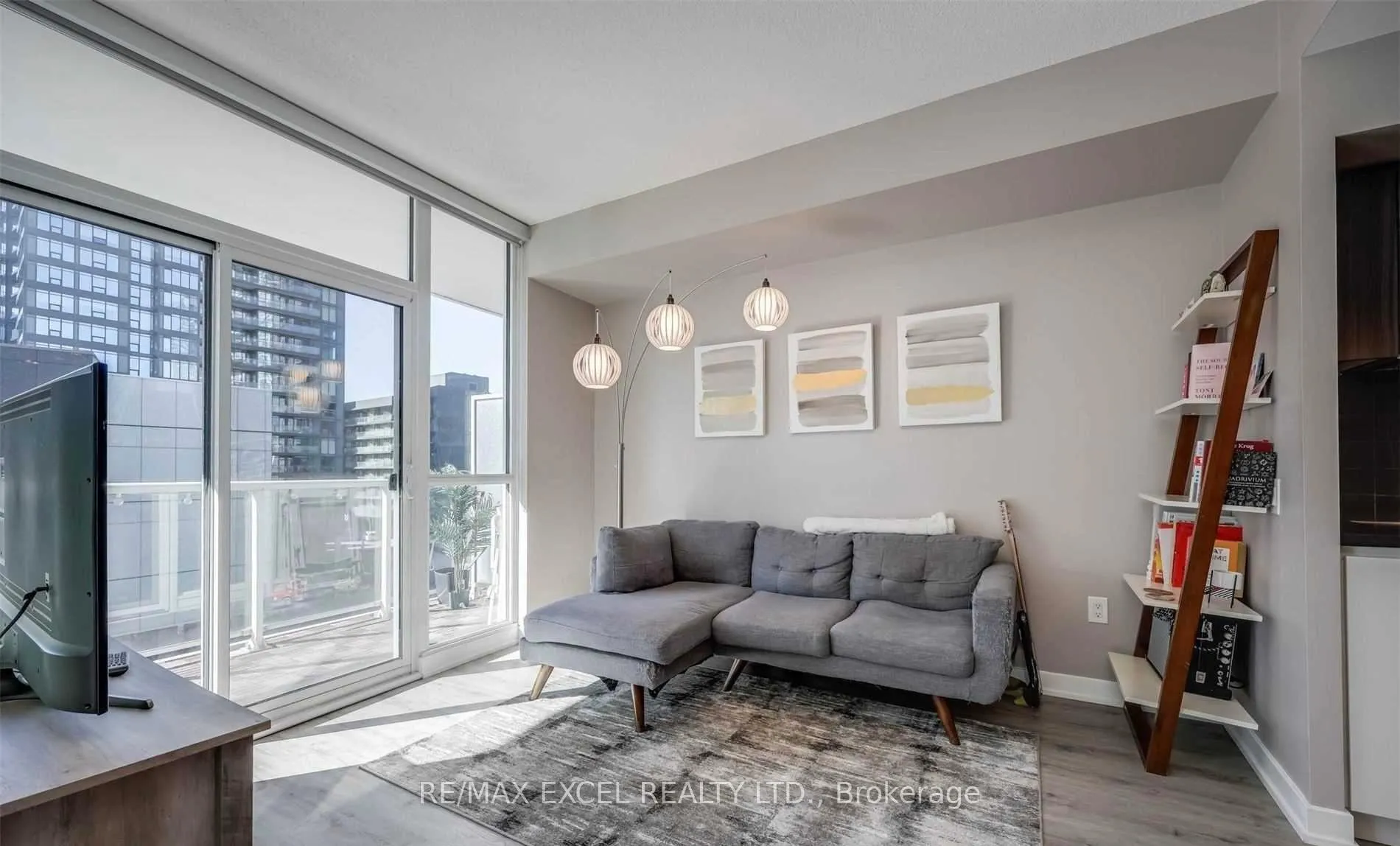 Photo 2 of Unit 611, 75 Queens Wharf Road, Toronto, Waterfront Communities — HOMEH