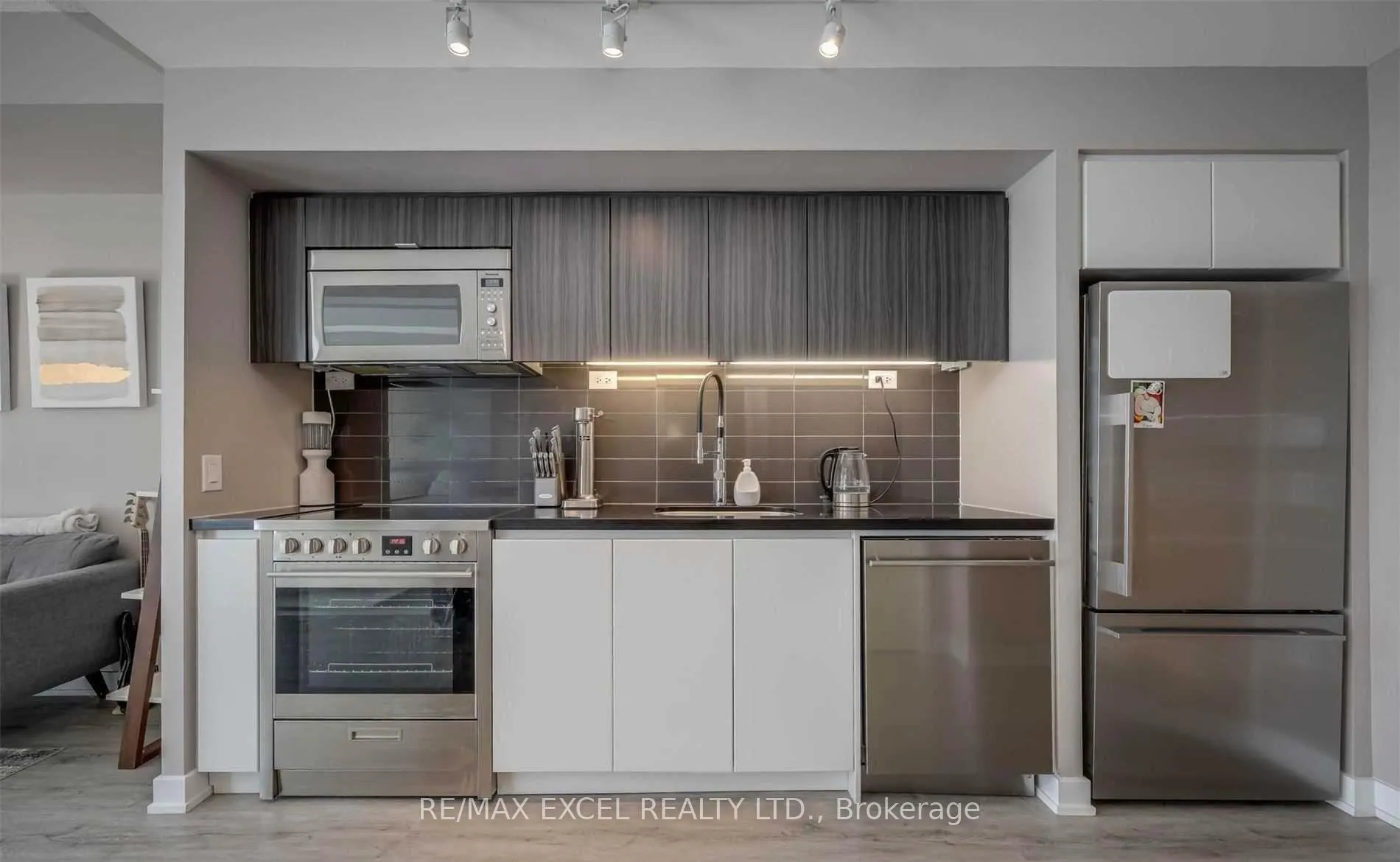 Photo 5 of Unit 611, 75 Queens Wharf Road, Toronto, Waterfront Communities — HOMEH