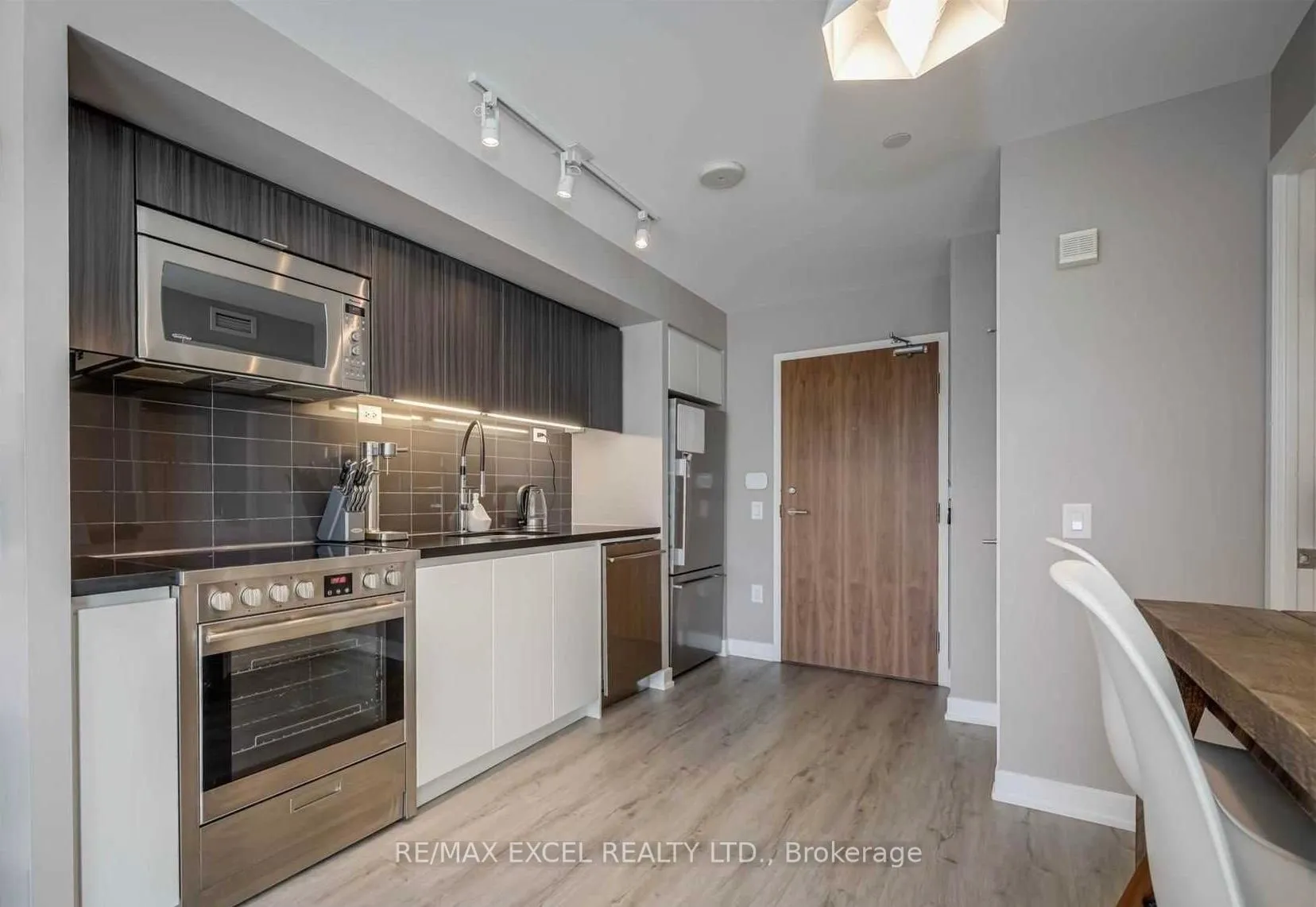 Photo 6 of Unit 611, 75 Queens Wharf Road, Toronto, Waterfront Communities — HOMEH