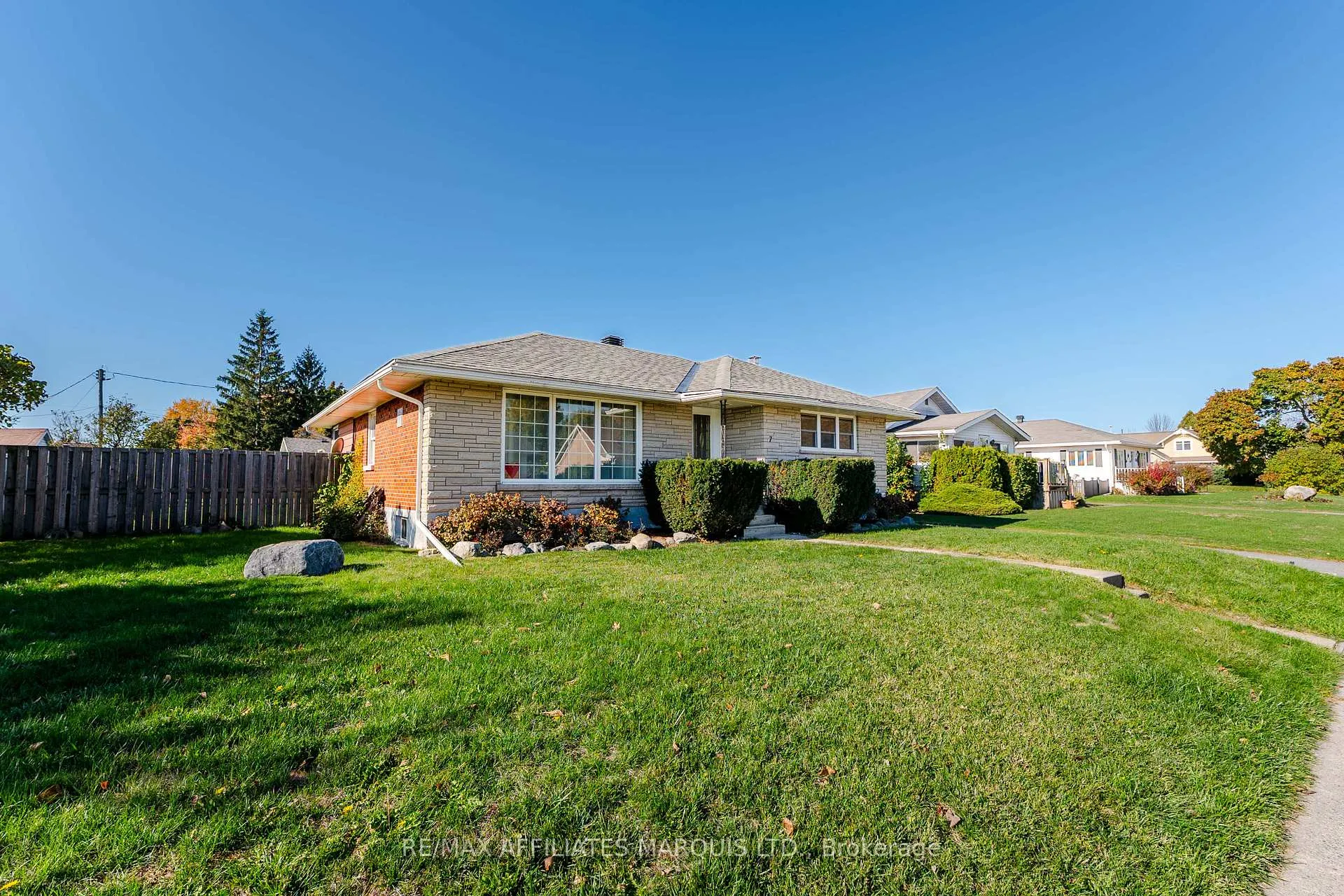 Photo 2 of 7 Farran Drive, South Stormont, Ingleside — HOMEH