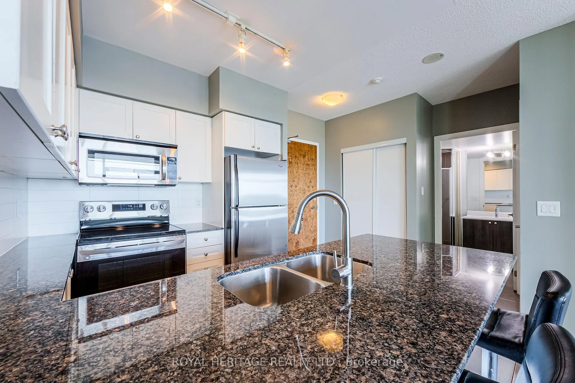 Photo 5 of Unit 1409, 1235 bayly Street, Pickering, Bay Ridges — HOMEH