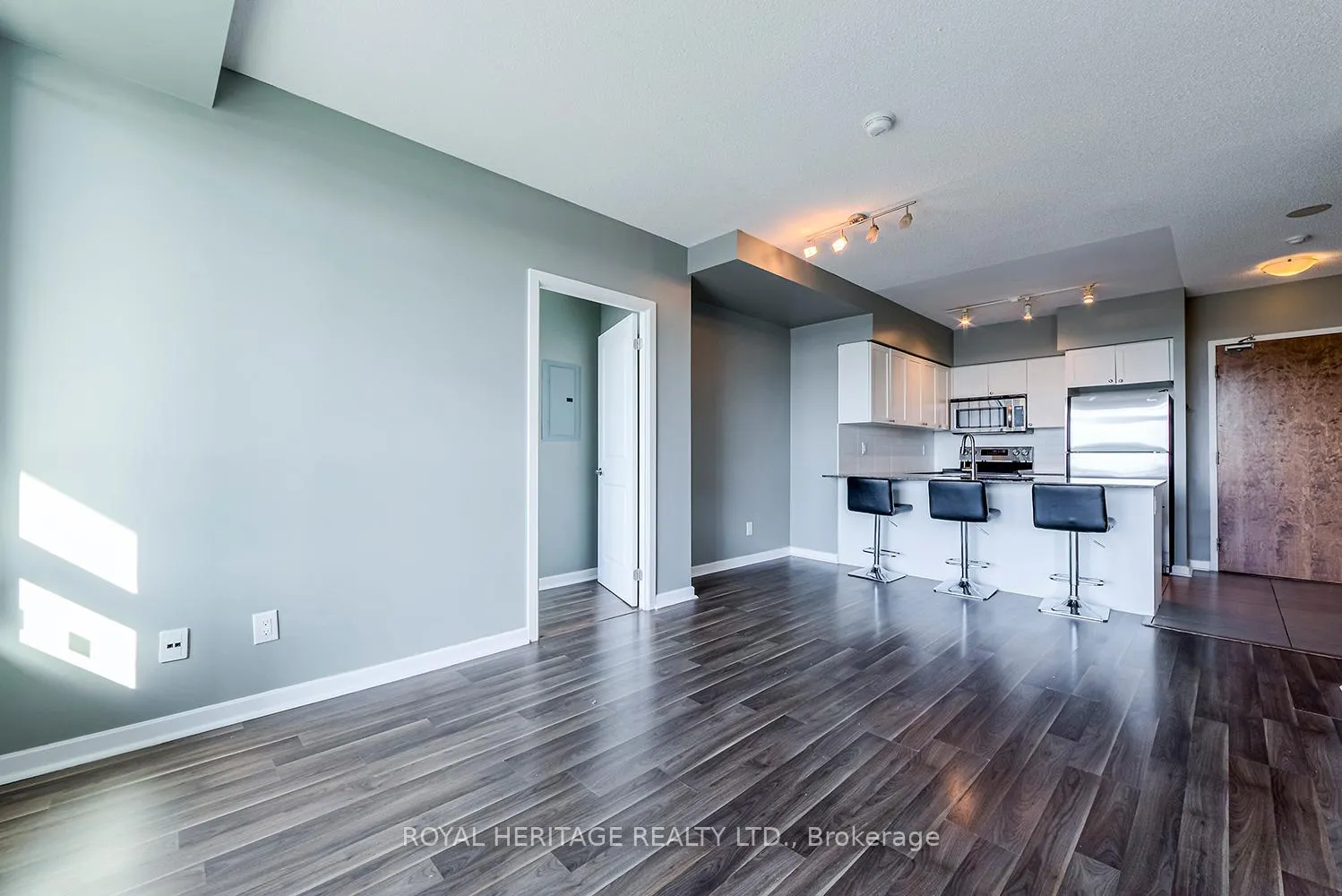 Photo 6 of Unit 1409, 1235 bayly Street, Pickering, Bay Ridges — HOMEH