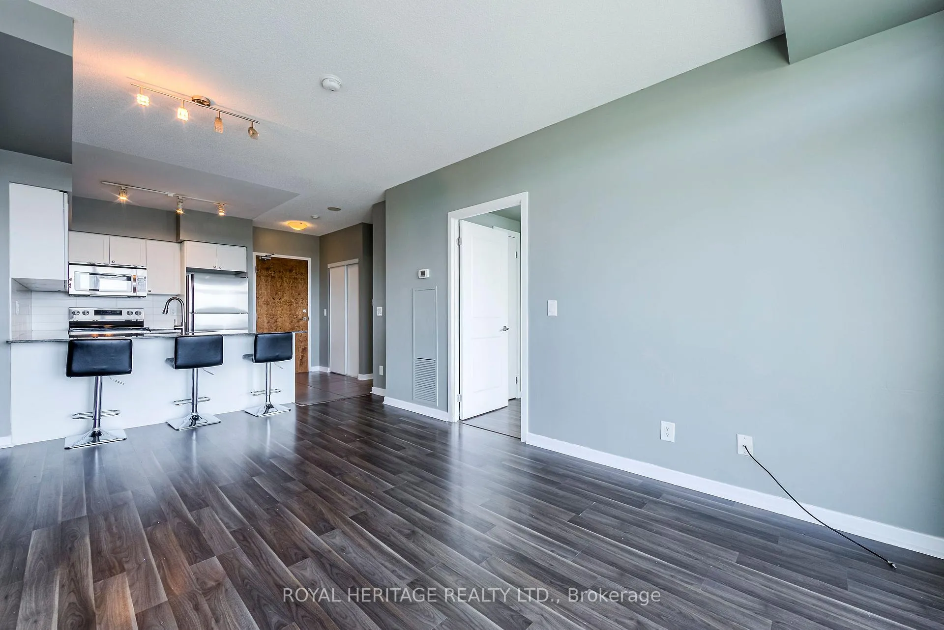Photo 7 of Unit 1409, 1235 bayly Street, Pickering, Bay Ridges — HOMEH