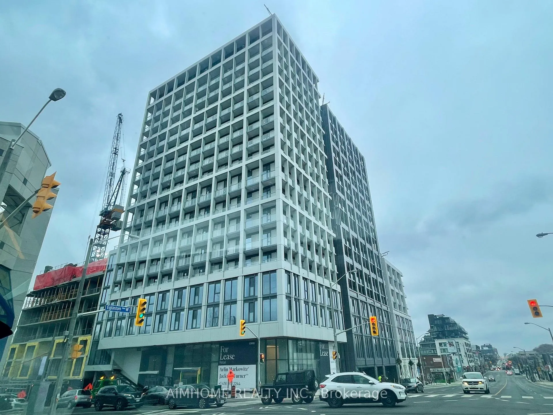 Front of Unit 1517, 2020 Bathurst Street