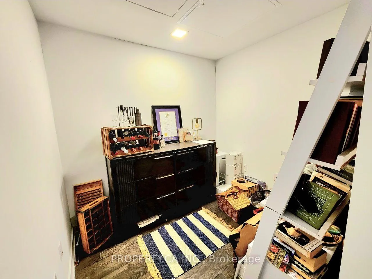 Photo 8 of Unit 910, 50 McCaul Street, Toronto, Kensington-Chinatown — HOMEH