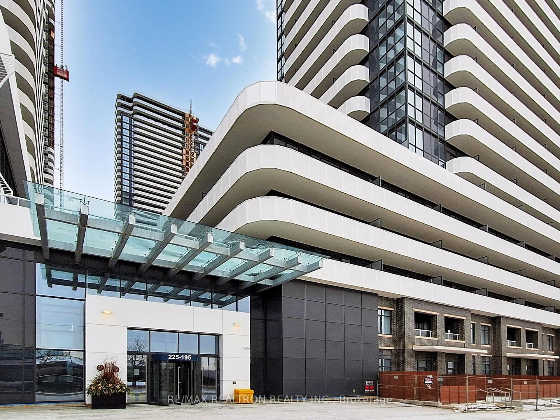 Photo 3 of Unit 1606, 195 Commerce Street, Vaughan, Vaughan Corporate Centre — HOMEH