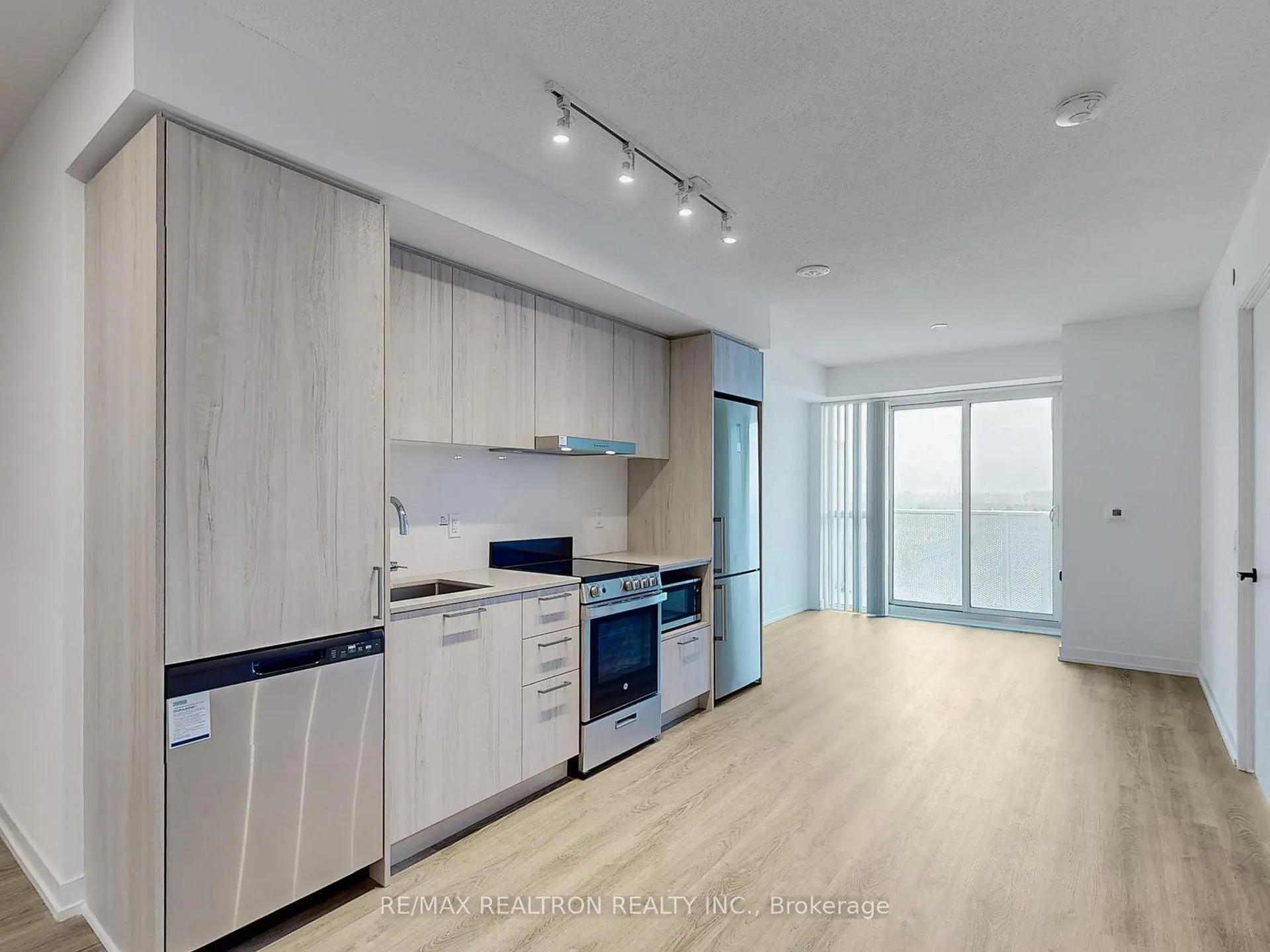 Photo 10 of Unit 1606, 195 Commerce Street, Vaughan, Vaughan Corporate Centre — HOMEH