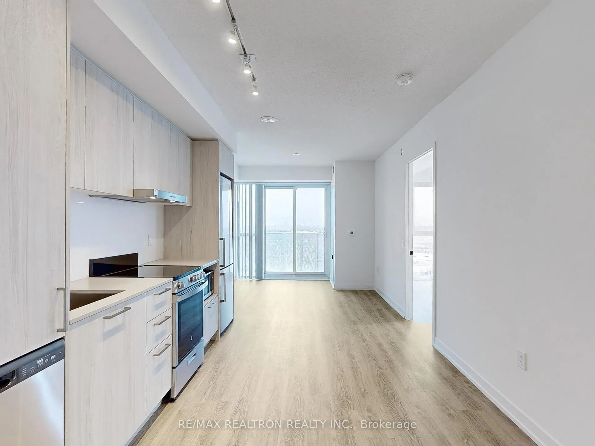 Photo 11 of Unit 1606, 195 Commerce Street, Vaughan, Vaughan Corporate Centre — HOMEH