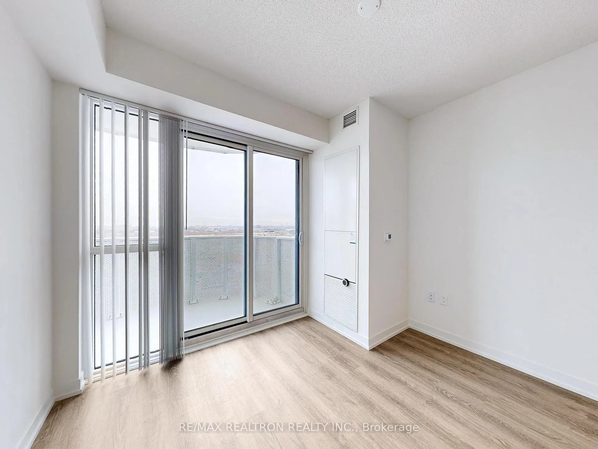Photo 19 of Unit 1606, 195 Commerce Street, Vaughan, Vaughan Corporate Centre — HOMEH