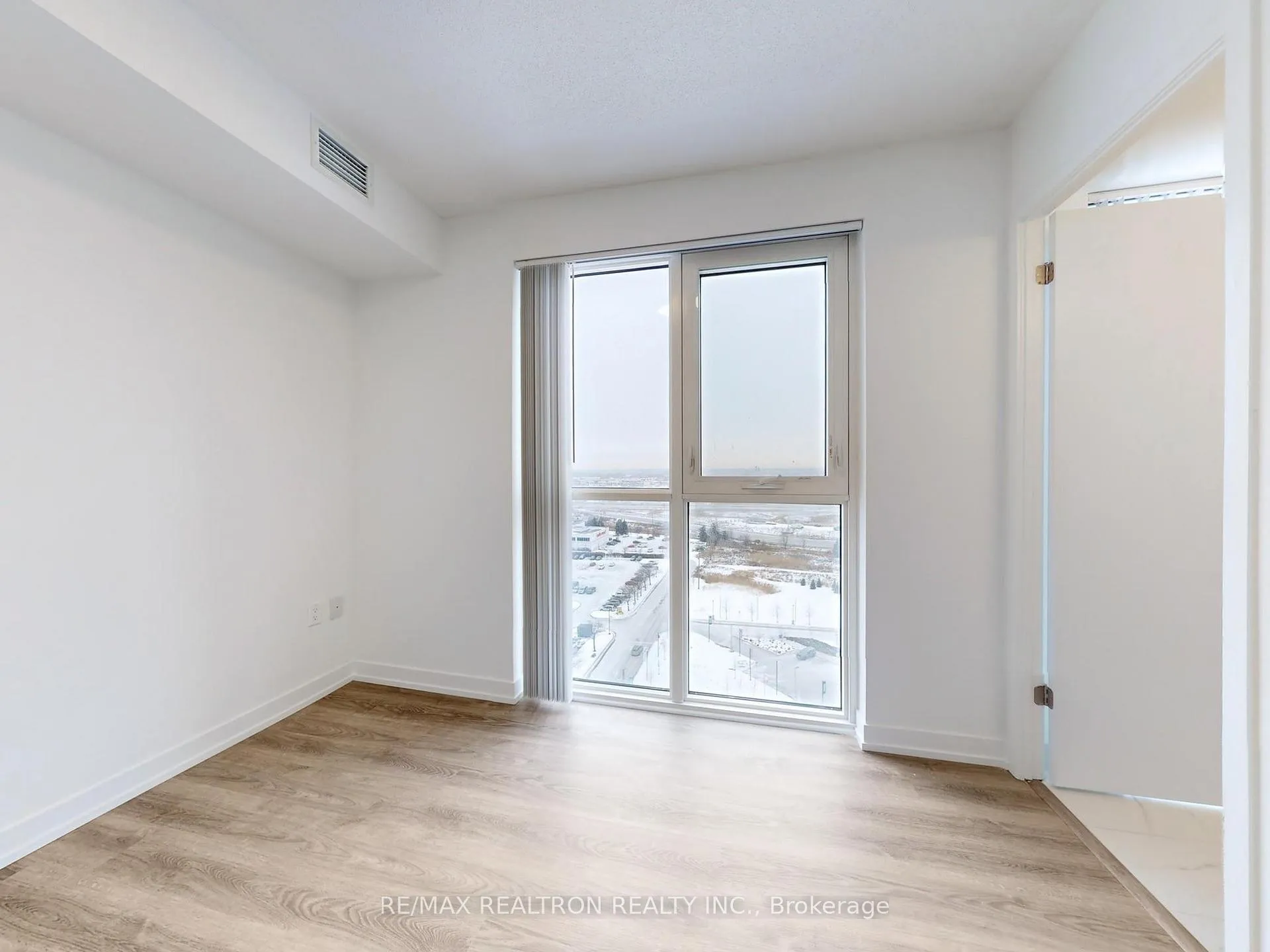Photo 20 of Unit 1606, 195 Commerce Street, Vaughan, Vaughan Corporate Centre — HOMEH