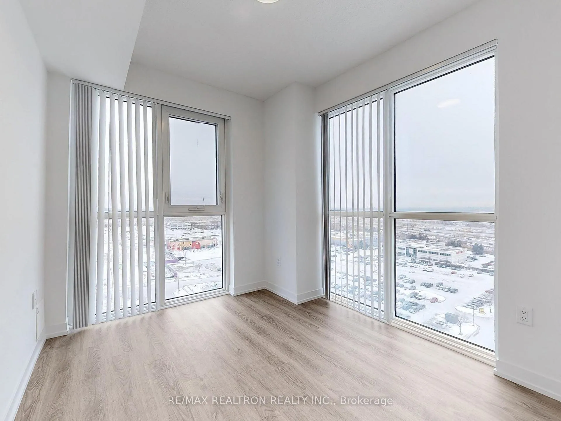Photo 21 of Unit 1606, 195 Commerce Street, Vaughan, Vaughan Corporate Centre — HOMEH