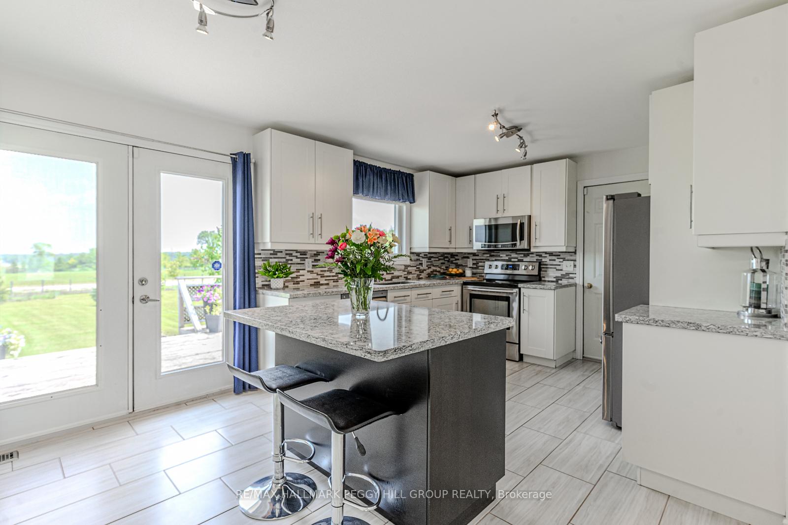 Photo 2 of 3413 McCarthy Drive, Clearview, Rural Clearview — HOMEH