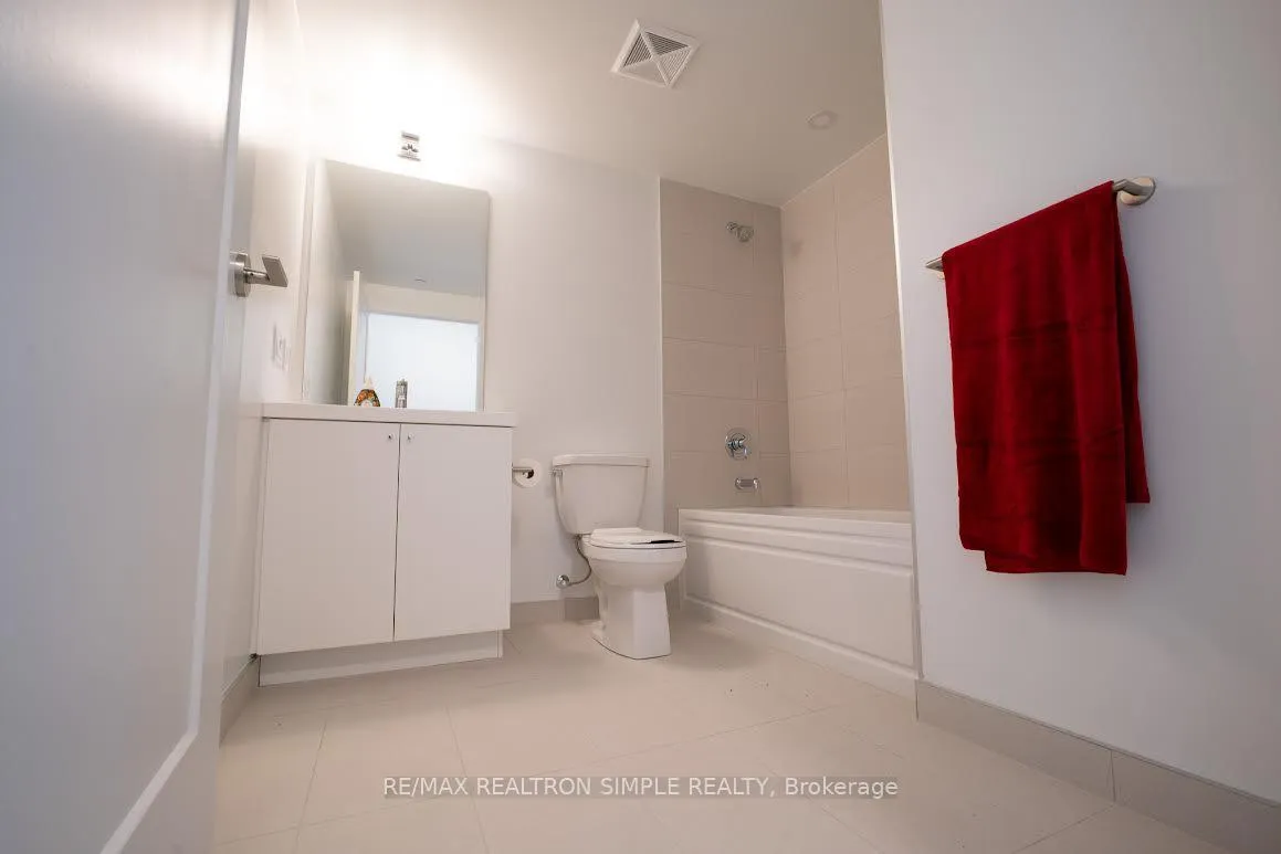 Photo 8 of Unit 909, 2545 Simcoe Street N, Oshawa, Windfields — HOMEH