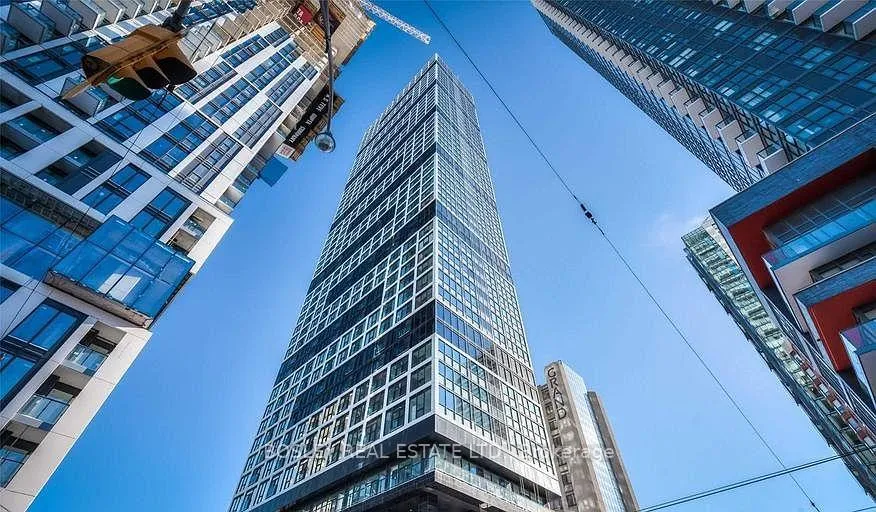 Front of Unit 2707, 181 Dundas Street E
