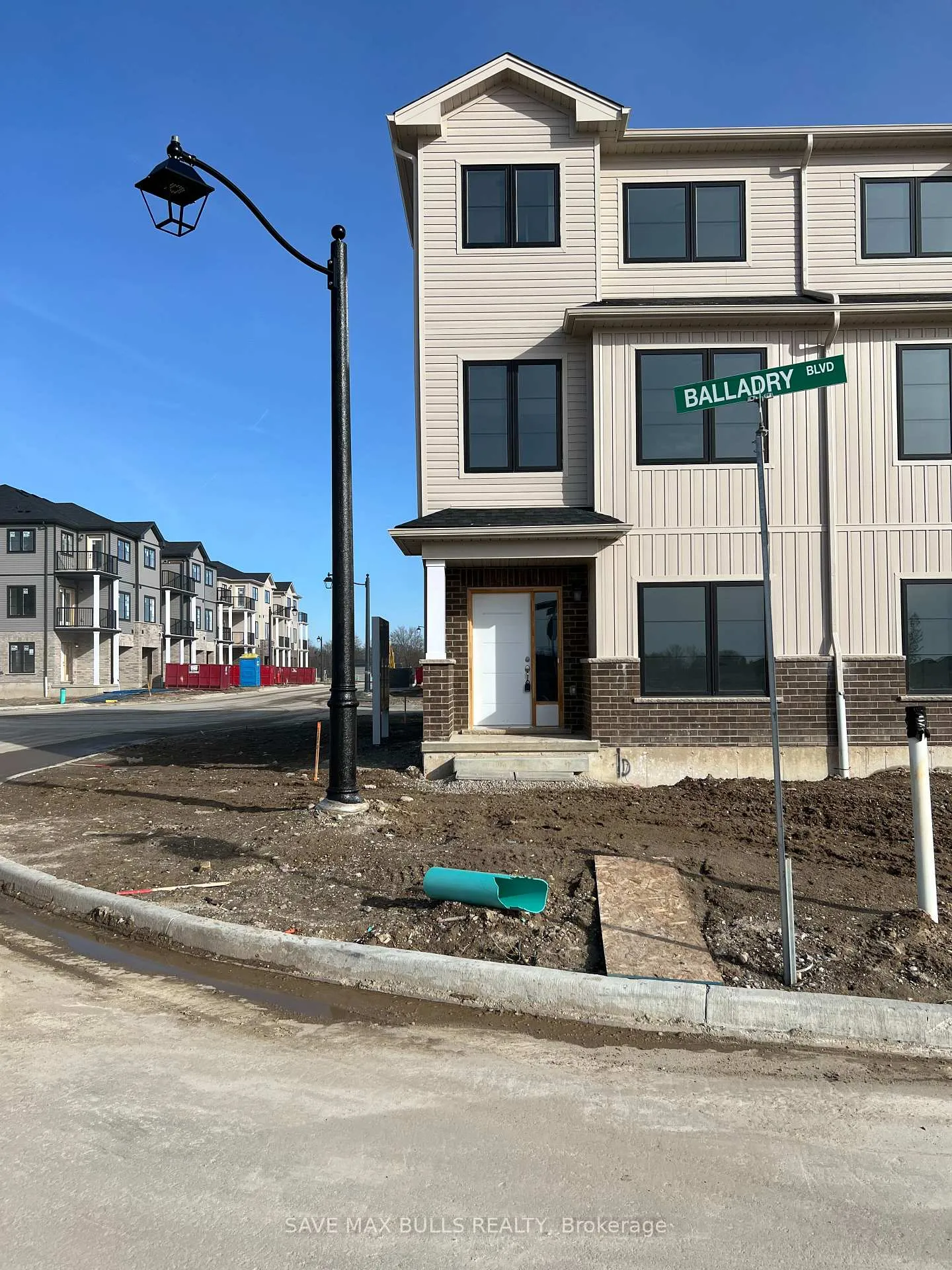 Photo 4 of 30 Balladry Boulevard, Stratford — HOMEH