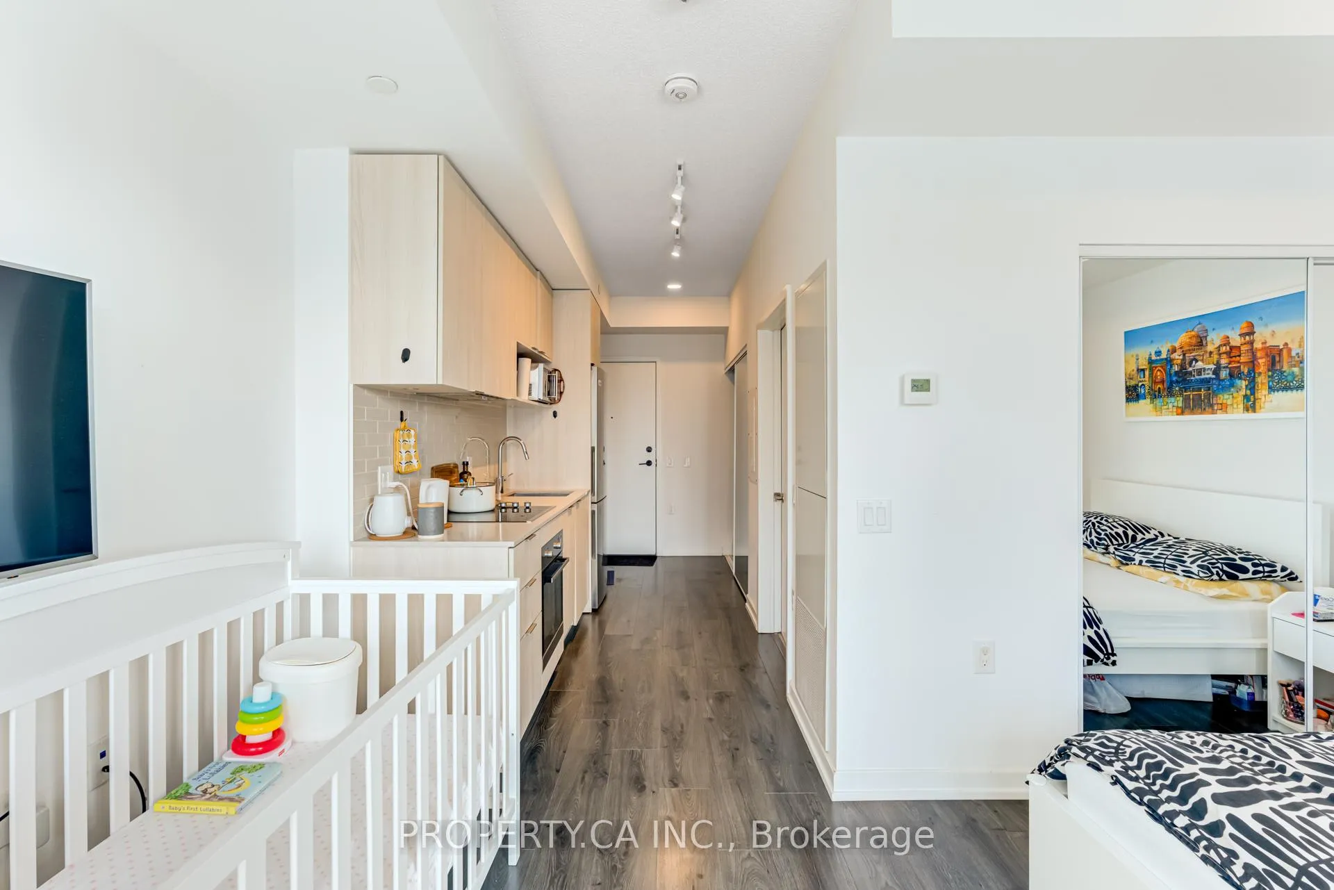 Front of Unit 1811, 20 Tubman Avenue