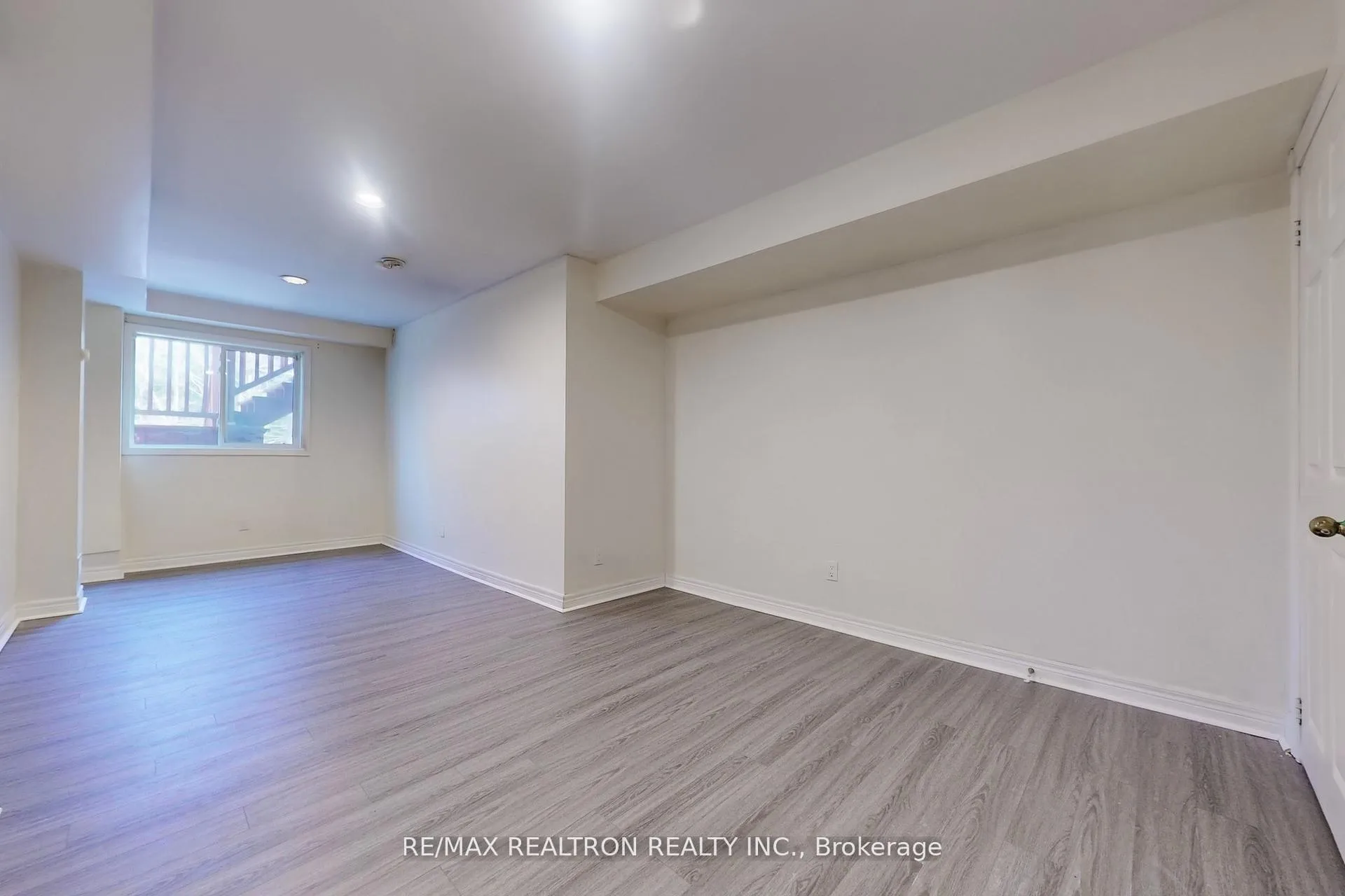 Photo 12 of Unit Bsmnt, 1143 Gossamer Drive, Pickering, Liverpool — HOMEH