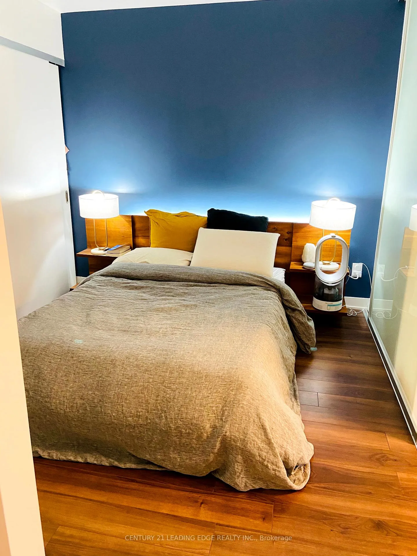 Photo 6 of Unit 1605, 210 Simcoe Street, Toronto, Kensington-Chinatown — HOMEH
