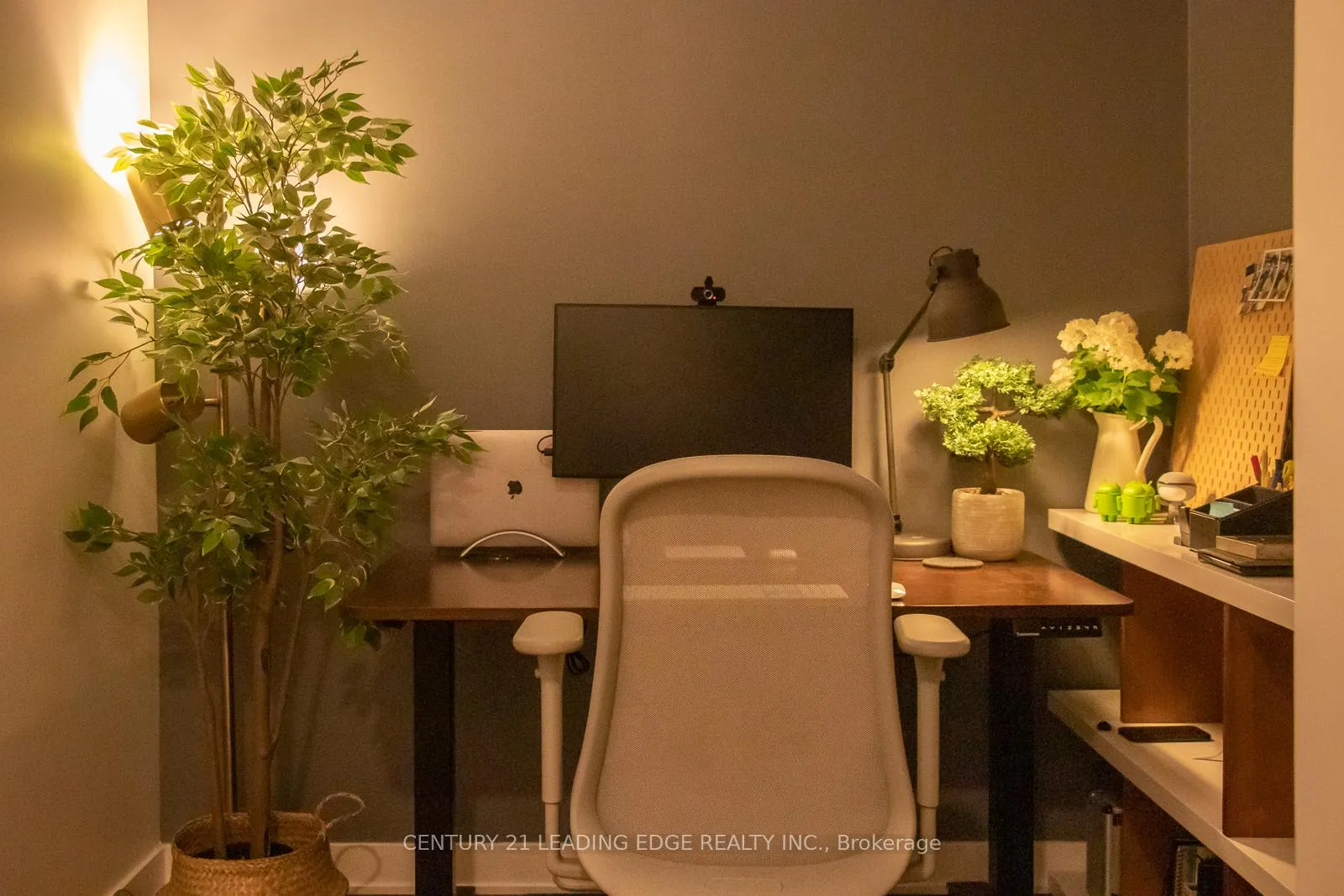 Photo 11 of Unit 1605, 210 Simcoe Street, Toronto, Kensington-Chinatown — HOMEH