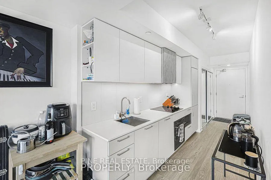 Photo 6 of Unit 322, 19 Western Battery Road, Toronto, Niagara — HOMEH