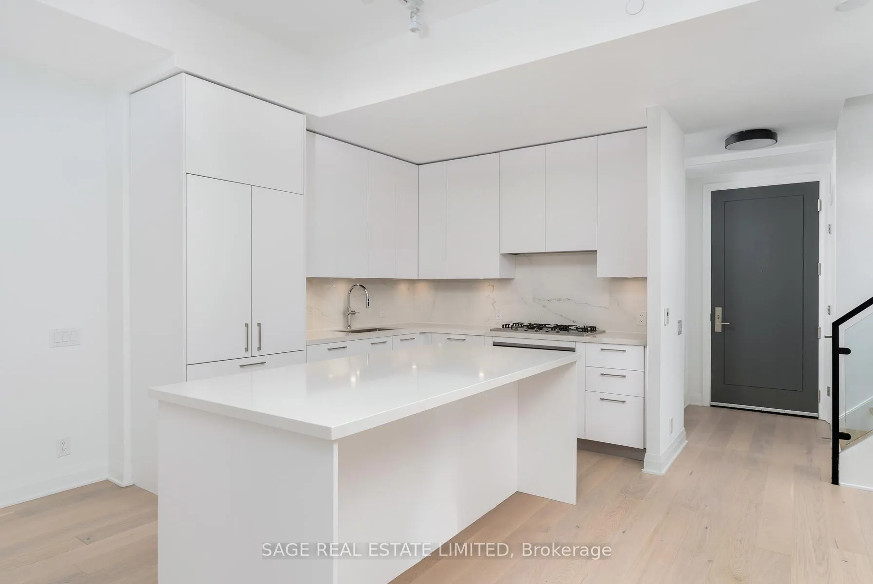 Photo 5 of Unit TH11, 33 Frederick Todd Way, Toronto, Thorncliffe Park — HOMEH